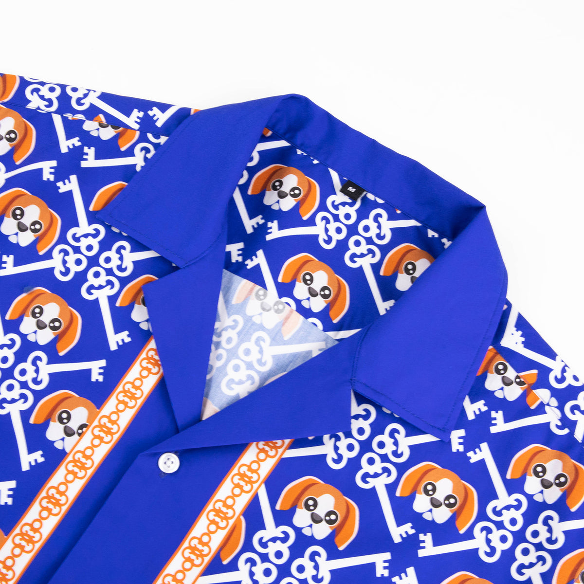 Collar view of the Rik’s Pawsitive Vibes camp shirt with a relaxed fit and classic camp collar design for men.
