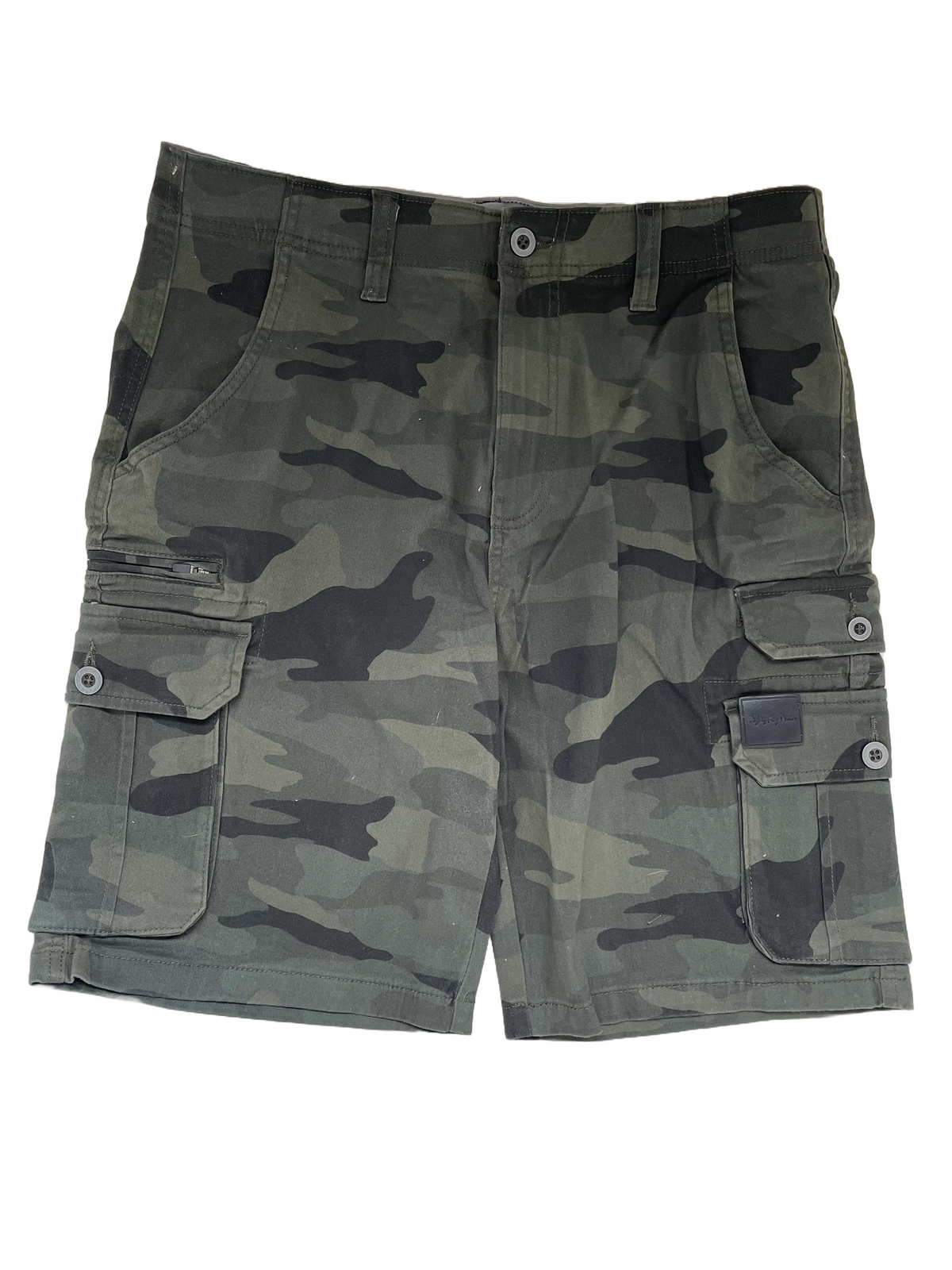 Men's casual camo shorts in green camouflage with multiple pockets and denim blend fabric.